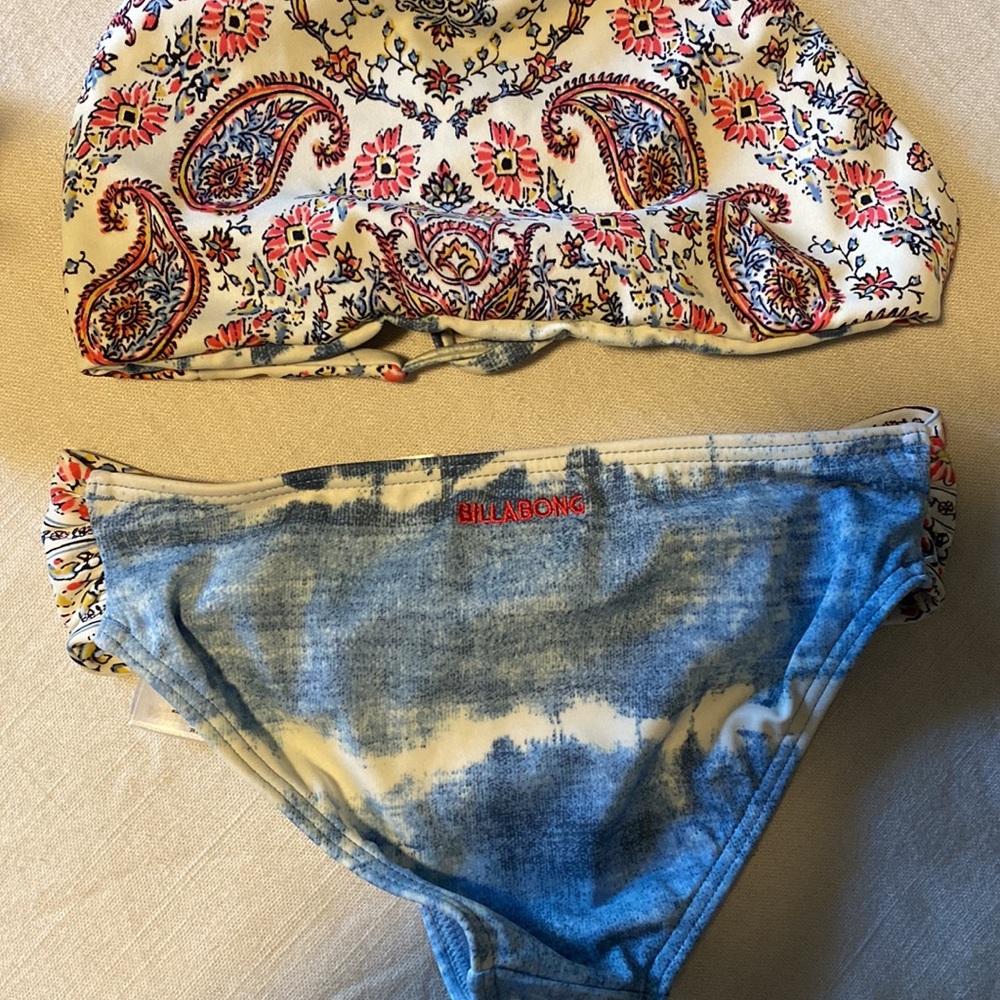 Billabong swim suit - Picture 3 of 3